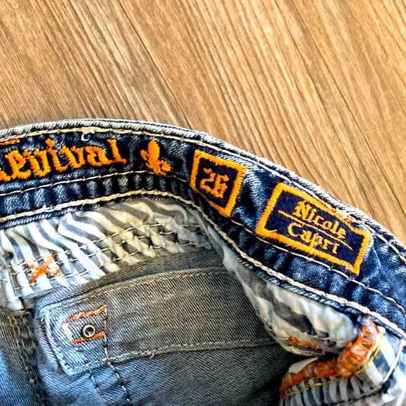 Rock Revival Capri Jeans - Picture 7 of 8